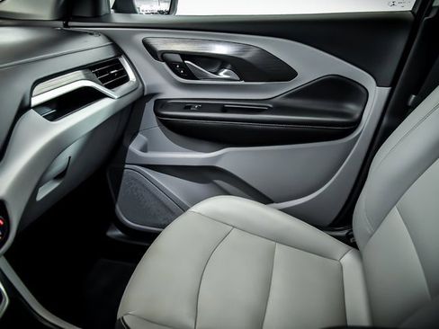 Used 2022 GMC Terrain SLT image 25