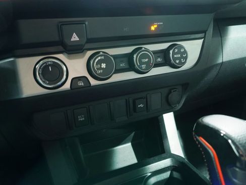 Used 2020 Toyota Tacoma SR AWD/4WD image 20