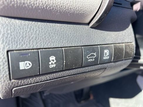 Used 2024 Toyota Camry SE image 12
