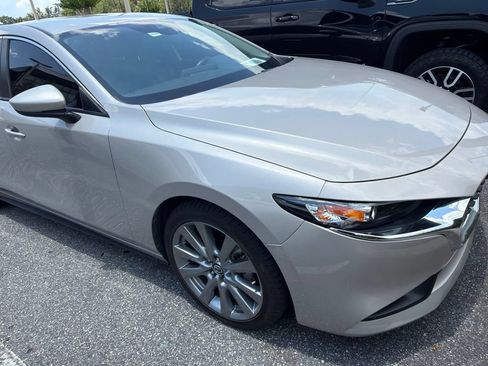 Used 2023 MAZDA MAZDA3 s FWD image 5