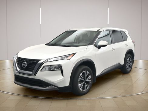 Certified 2023 Nissan Rogue SV FWD image 3