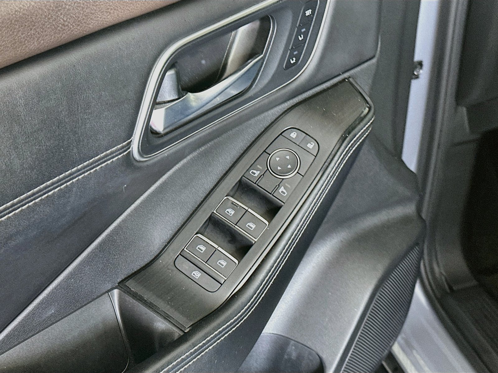 Used 2021 Nissan Rogue SL w/ Premium Package FWD image 18