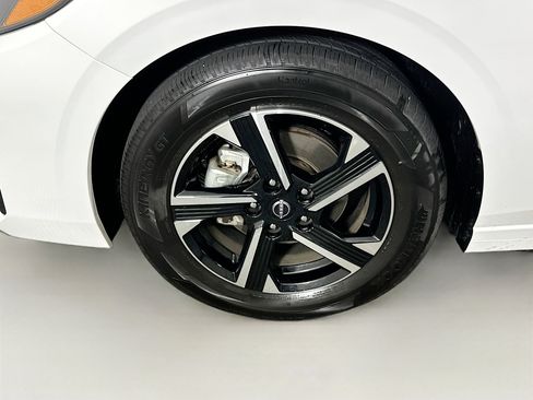 Used 2025 Nissan Sentra SV image 11