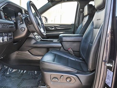 Used 2023 GMC Yukon XL Denali w/ Advanced Technology Package image 18