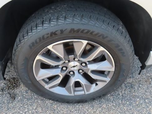 Used 2019 Chevrolet Silverado 1500 RST AWD/4WD image 13