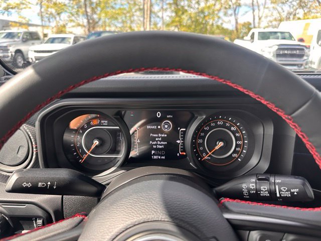 Used 2024 Jeep Wrangler Unlimited Rubicon AWD/4WD image 23