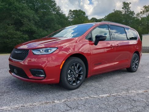 New 2025 Chrysler Pacifica Select w/ Fav Edition Package image 6