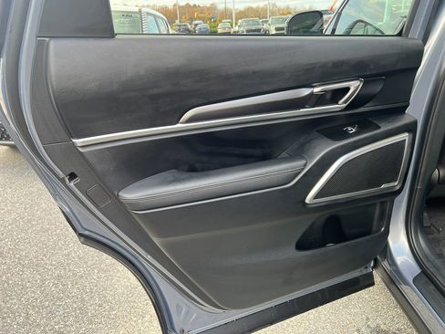 Used 2023 Kia Telluride LX image 25