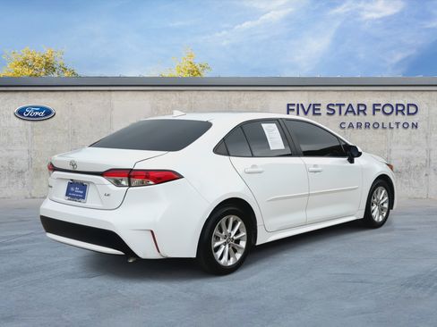 Used 2022 Toyota Corolla LE w/ LE Convenience Package FWD image 8