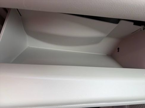 Used 2022 Chrysler Voyager LX FWD image 36