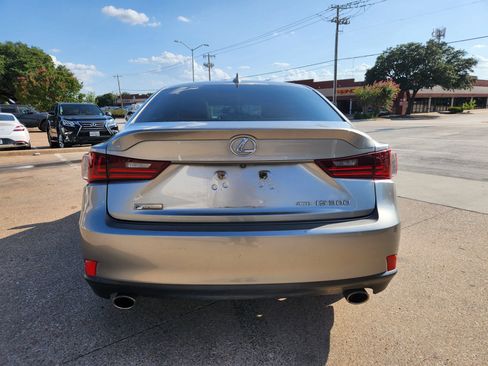 Used 2016 Lexus IS 300 AWD image 4