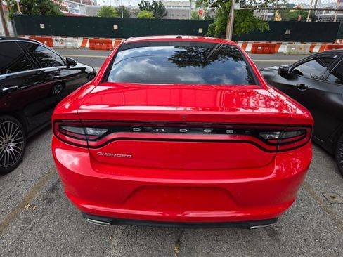Used 2022 Dodge Charger SXT w/ Leather Interior Group RWD image 5