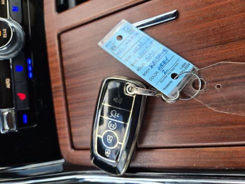 Used 2021 Lincoln Navigator Reserve w/ Luxury Package image 19