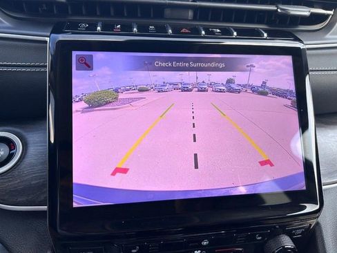 Used 2023 Jeep Grand Cherokee Limited image 22