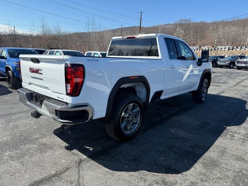 New 2026 GMC Sierra 2500 SLE image 5