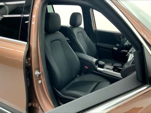 Certified 2023 Mercedes-Benz GLB 250 image 11