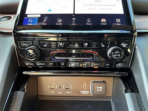 Used 2025 Jeep Grand Cherokee Summit w/ Adv Protech Group IV image 23