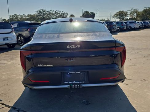 New 2025 Kia K4 LXS image 7