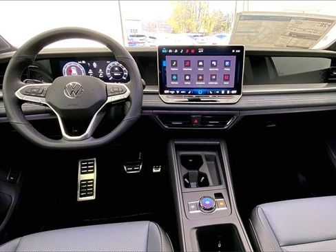 New 2026 Volkswagen Tiguan SE R-Line image 6