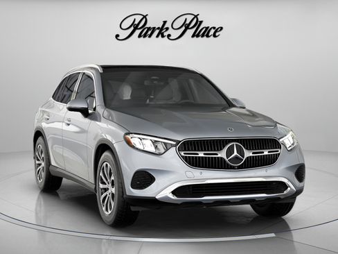 Used 2026 Mercedes-Benz GLC 300 4MATIC image 34