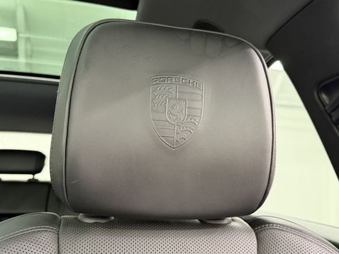 Certified 2022 Porsche Macan image 33