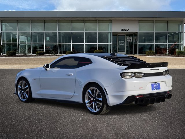 Used 2020 Chevrolet Camaro SS RWD image 4
