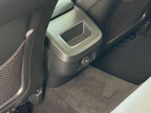 Used 2025 Volvo V60 B5 Cross Country Plus image 24