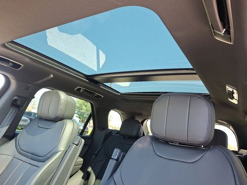 New 2026 Land Rover Range Rover Sport Dynamic SE AWD/4WD image 4