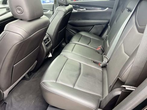Certified 2022 Cadillac XT5 Premium Luxury FWD image 12