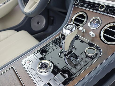 Used 2023 Bentley Continental GT Azure image 45