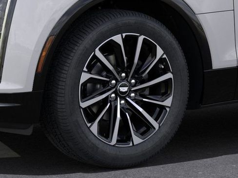 New 2025 Cadillac Lyriq Sport RWD image 9