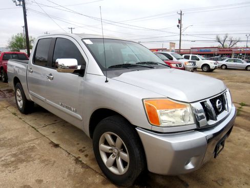 Used 2008 Nissan Titan SE image 3