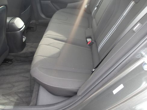 Certified 2025 Hyundai Elantra SEL image 11