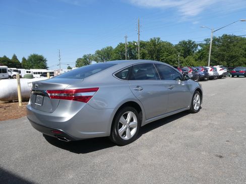 Used 2015 Toyota Avalon XLE Premium FWD image 5