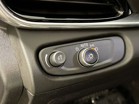 Used 2017 Chevrolet Volt Premier w/ Driver Confidence II Package image 31