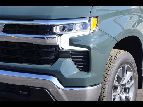 New 2026 Chevrolet Silverado 1500 LT image 17