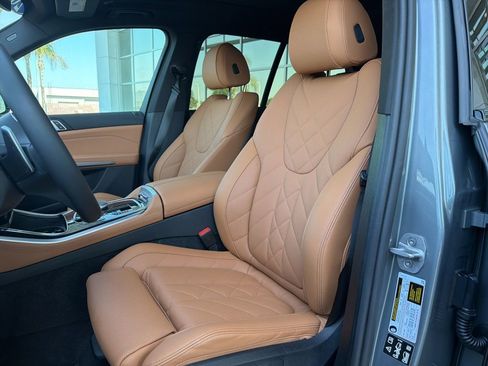 Used 2026 BMW X5 xDrive40i w/ M Sport Package AWD/4WD image 11