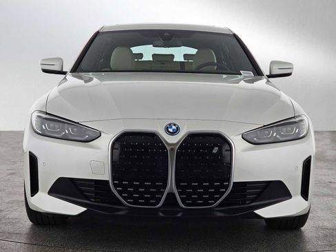 Used 2024 BMW i4 eDrive40 w/ Convenience Package image 8