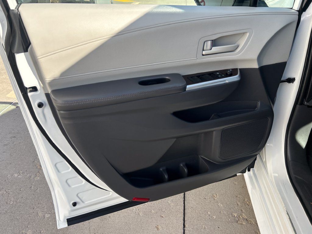 Certified 2022 Toyota Sienna LE FWD image 11