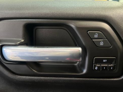 Used 2021 Chevrolet Silverado 1500 LTZ w/ Technology Package AWD/4WD image 40