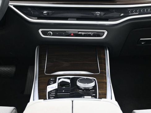 Used 2024 BMW X5 xDrive50e w/ Premium Package AWD/4WD image 10