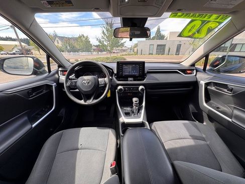 Used 2020 Toyota RAV4 LE AWD/4WD image 13