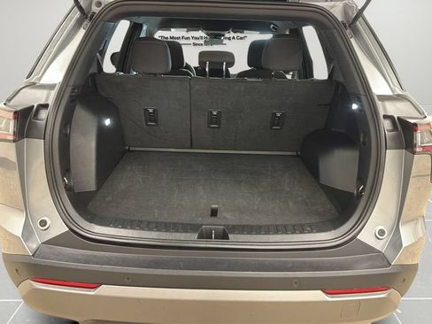 Used 2025 Chevrolet Equinox LT AWD/4WD image 15