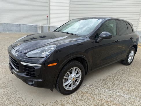 Used 2017 Porsche Cayenne AWD/4WD image 7