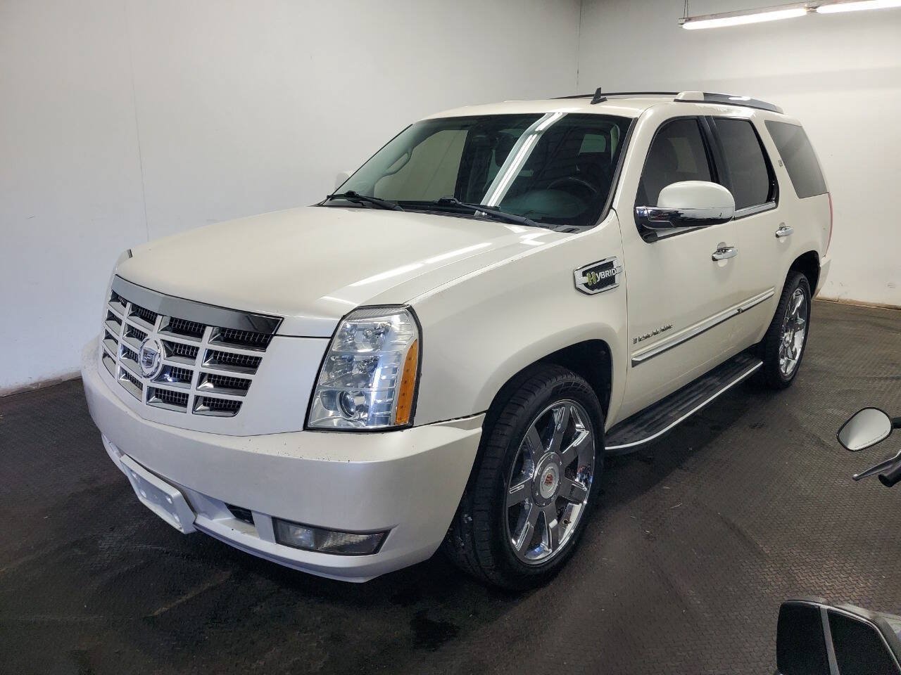 Used 2009 Cadillac Escalade 4WD Hybrid image 1