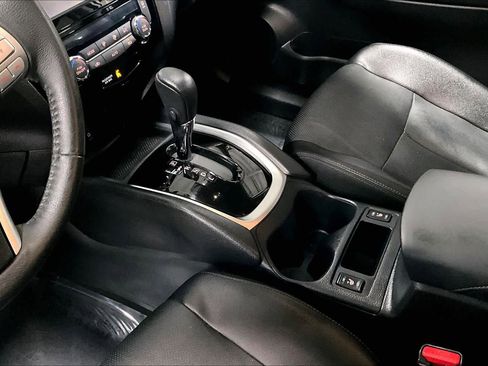 Used 2016 Nissan Rogue SL image 16