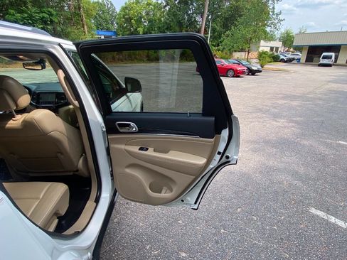 Used 2019 Jeep Grand Cherokee Limited RWD image 50