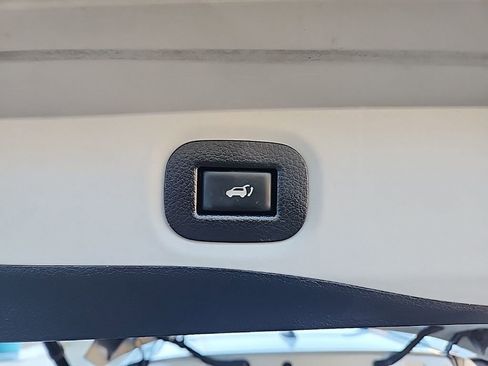 Used 2016 Nissan Rogue SL image 5