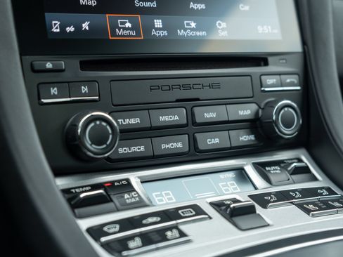Certified 2019 Porsche 911 Carrera 4S AWD/4WD image 32