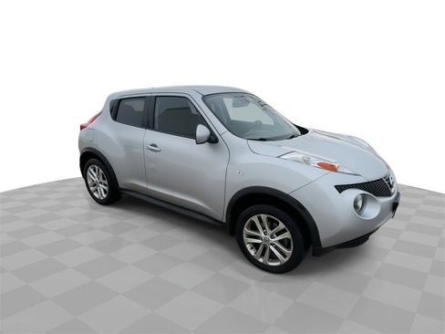 Used 2014 Nissan Juke SV w/ Navigation Package image 2